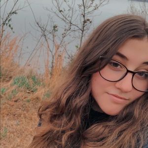 Meet your Posher, Lydia